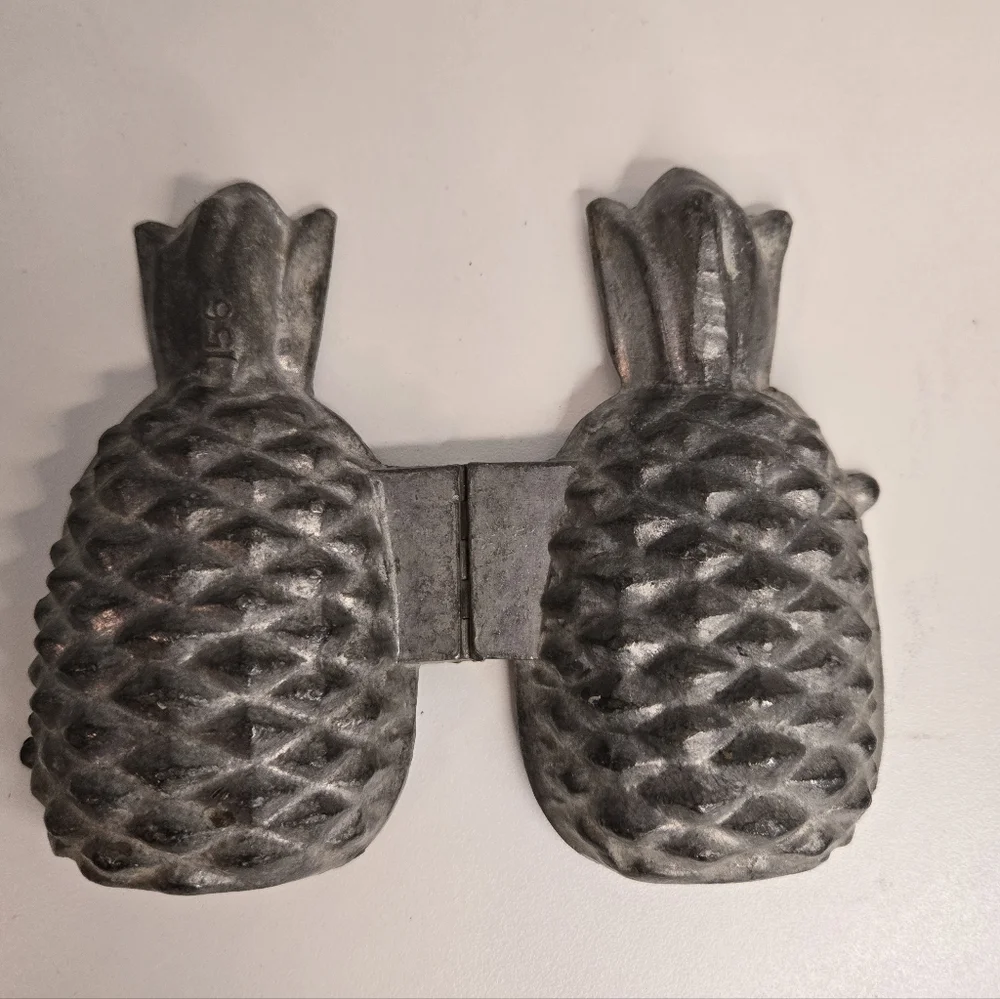 Vintage Pewter Pineapple Shaped Hinged Ice Cream Or Chocolate Mold #156